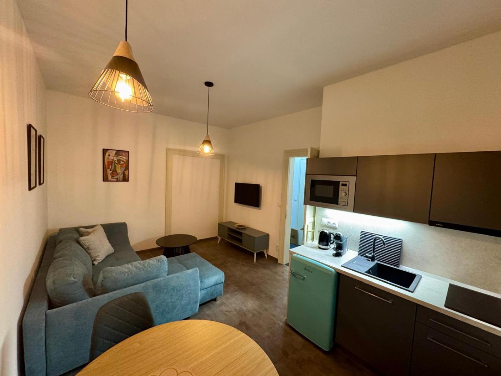 Pearl Bee Deluxe Suites Plzen Bagian luar foto