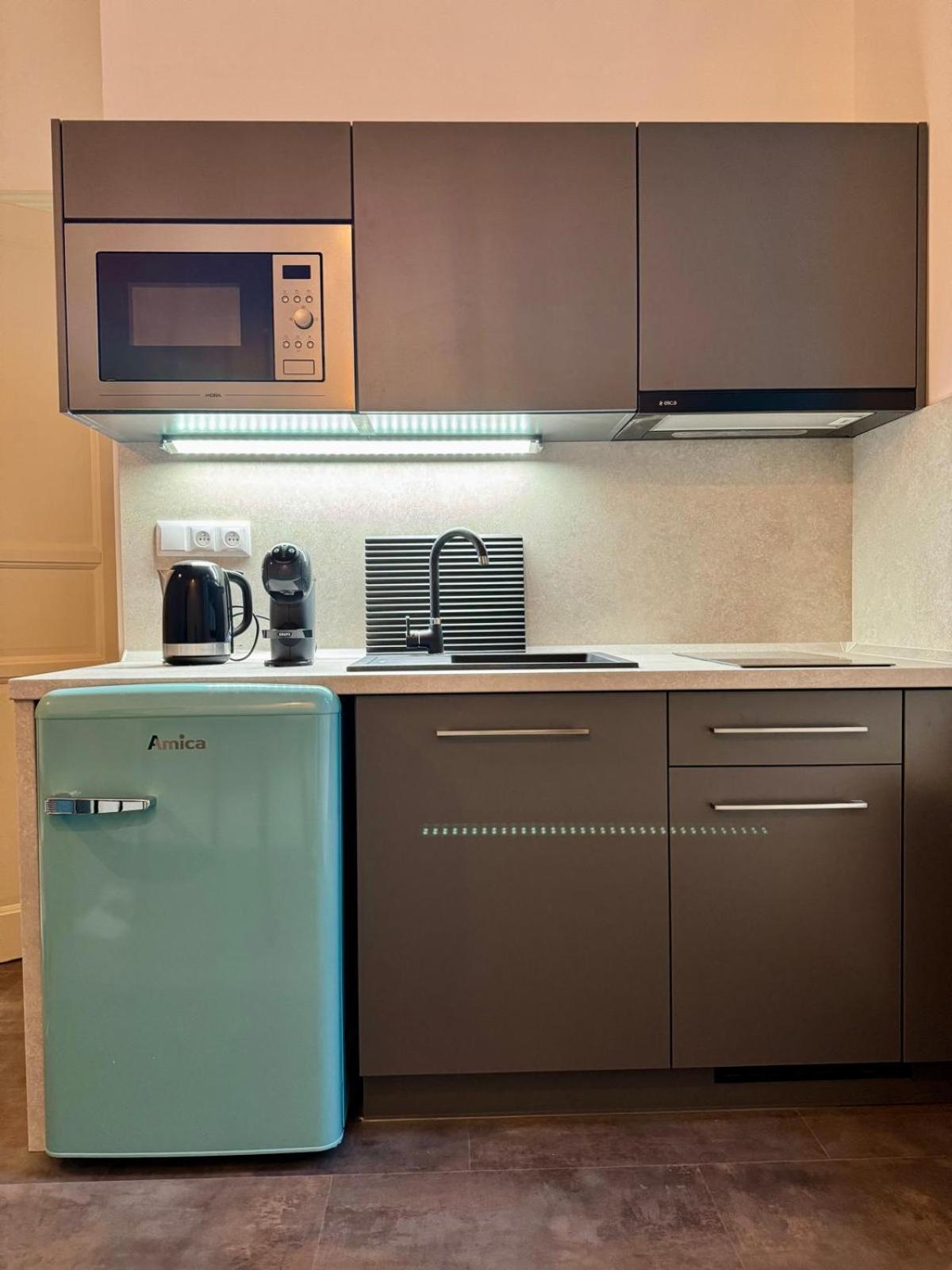 Pearl Bee Deluxe Suites Plzen Bagian luar foto