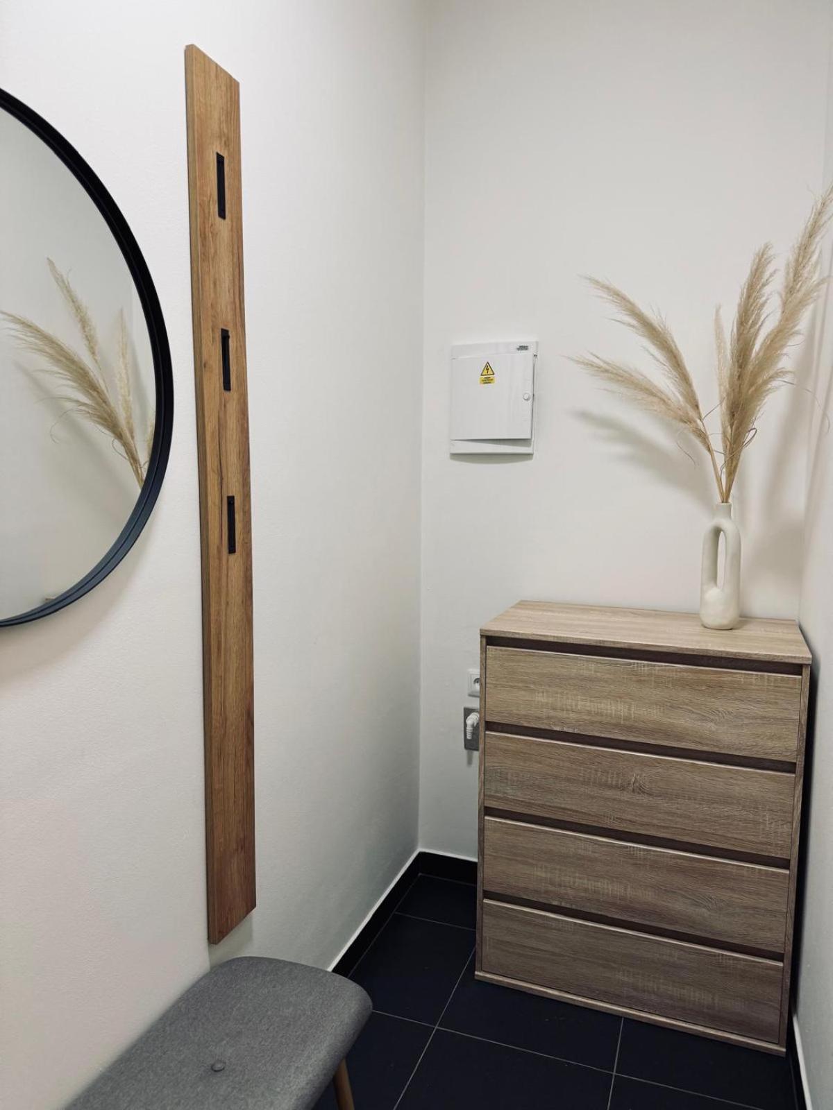 Pearl Bee Deluxe Suites Plzen Bagian luar foto