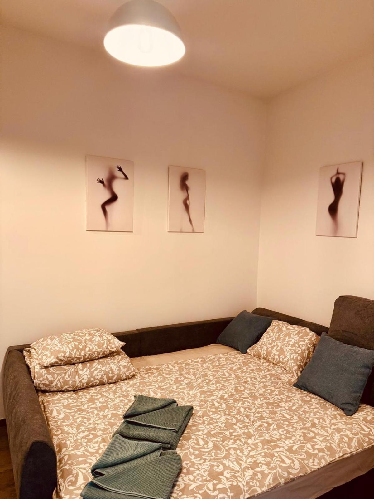 Pearl Bee Deluxe Suites Plzen Bagian luar foto