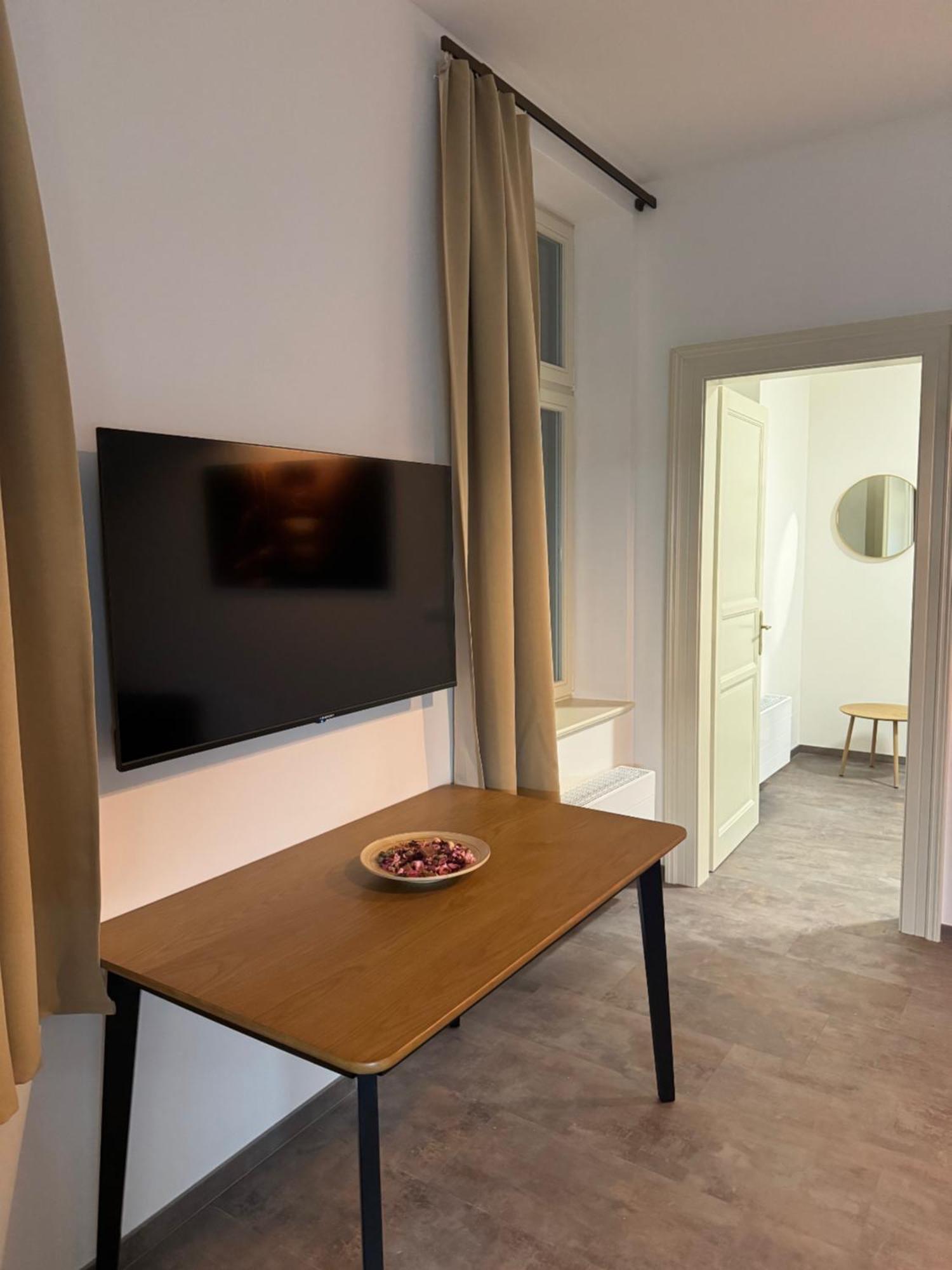 Pearl Bee Deluxe Suites Plzen Bagian luar foto
