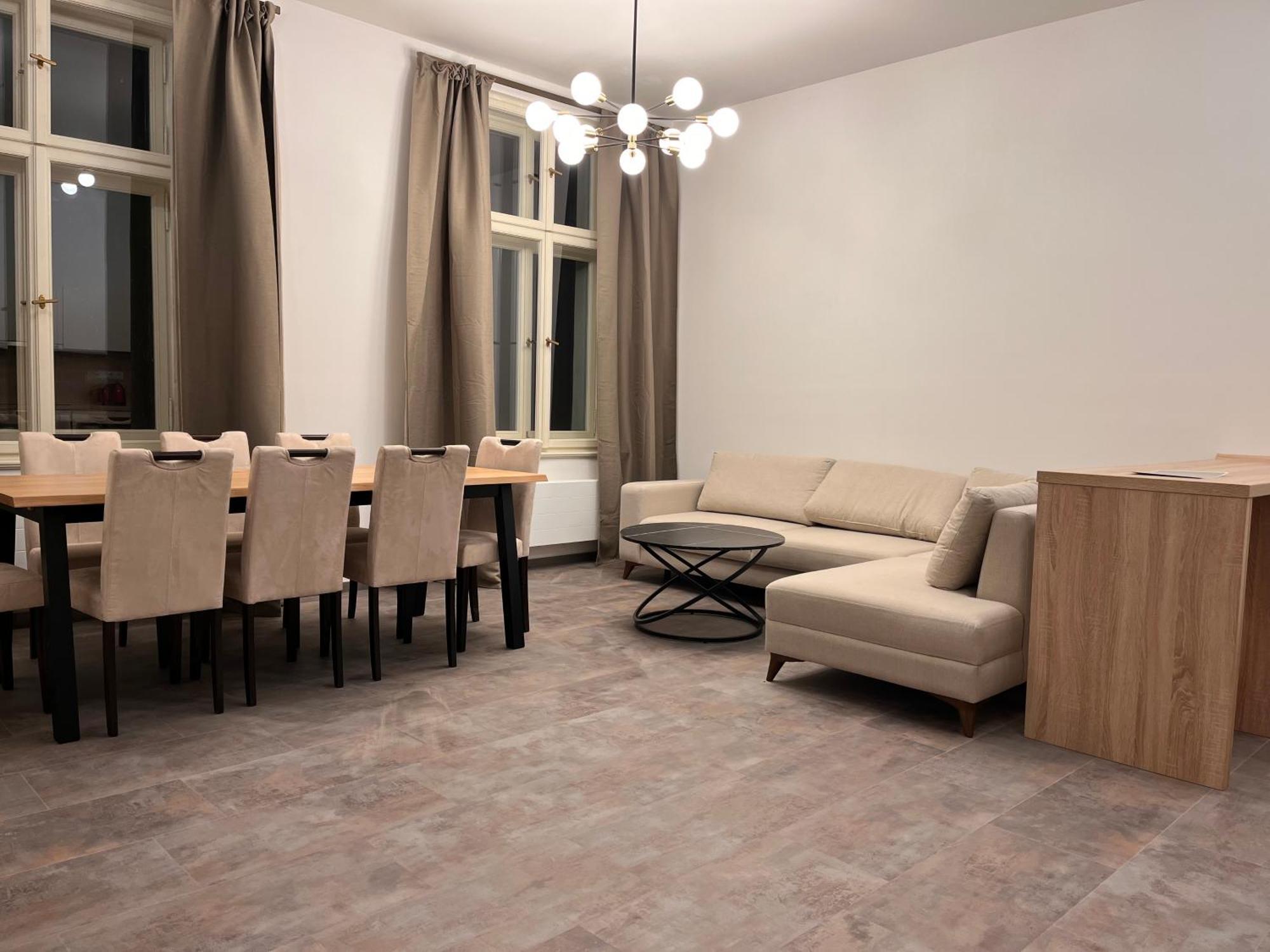 Pearl Bee Deluxe Suites Plzen Bagian luar foto