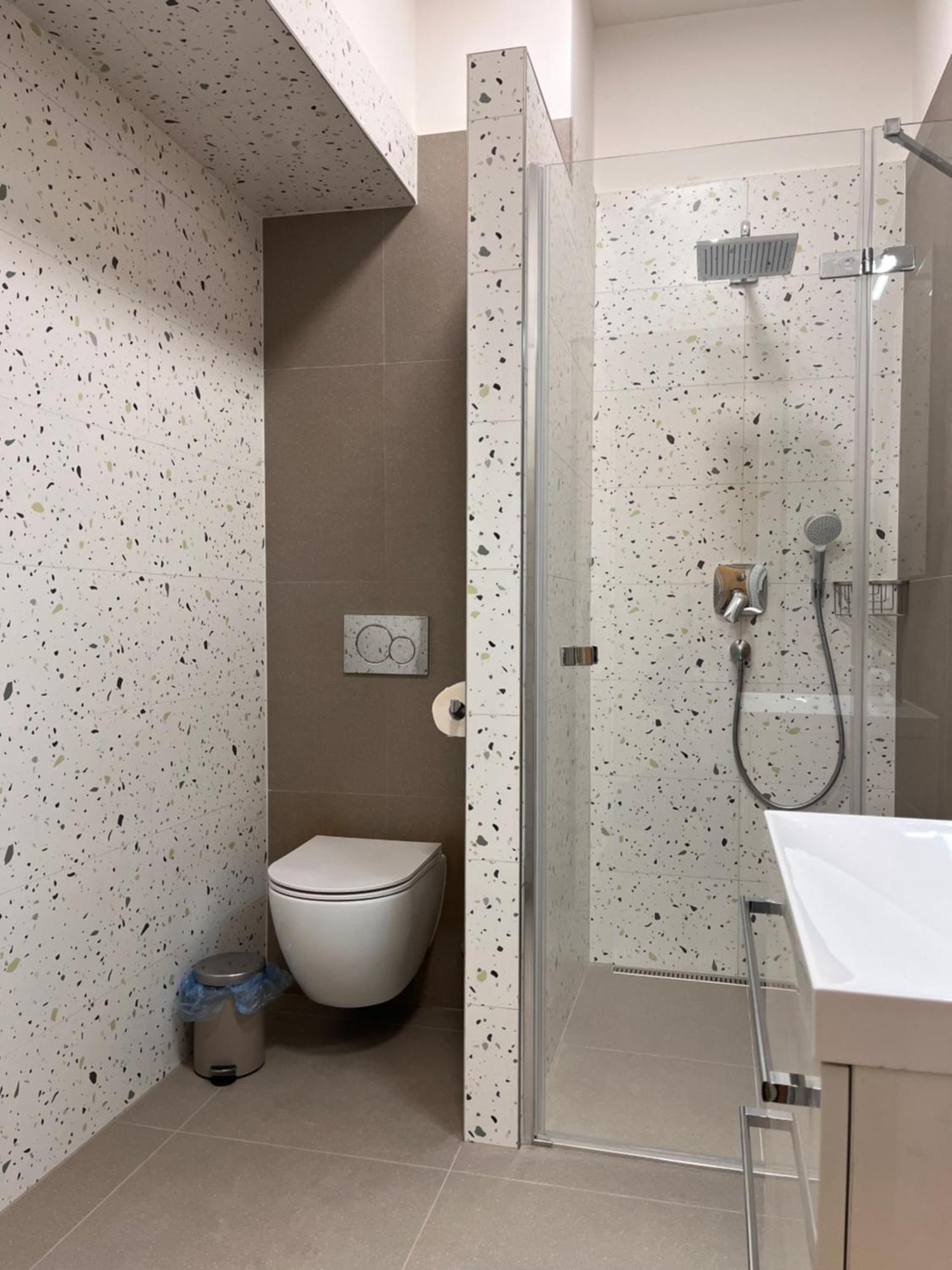 Pearl Bee Deluxe Suites Plzen Bagian luar foto