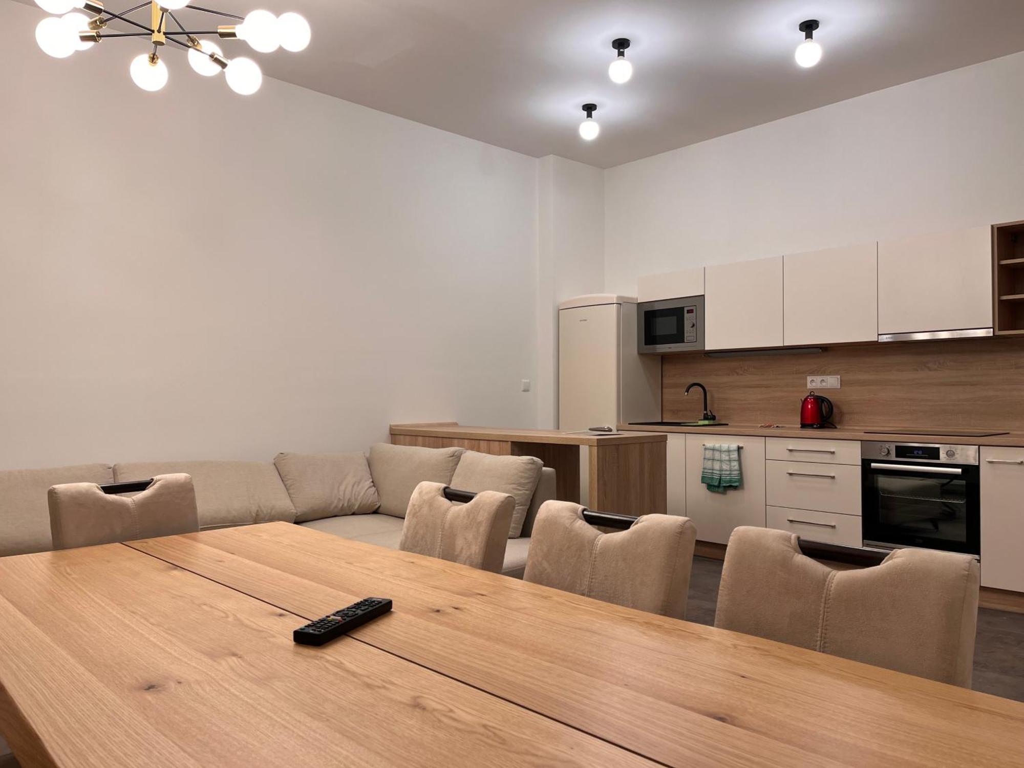 Pearl Bee Deluxe Suites Plzen Bagian luar foto